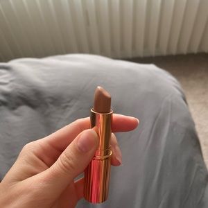 Penelope pink shade - Charlotte tilbury lipstick.